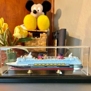 Disney Cruise Line -Disney Dream Model Ship with Display Case